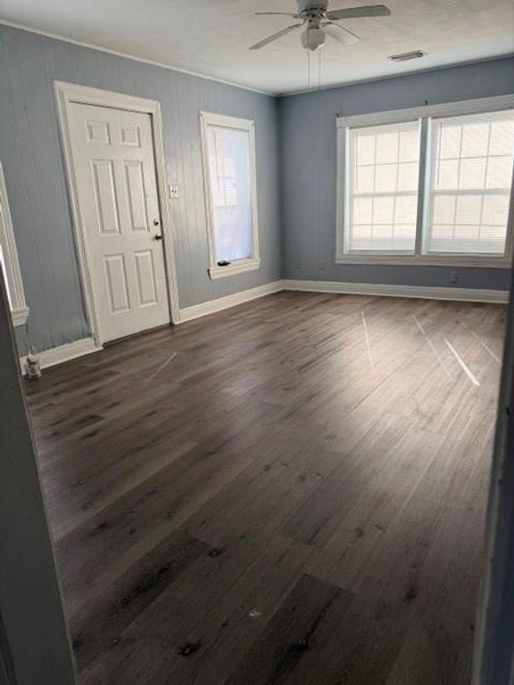 110 W Hunnicutt Street, Baytown, TX 77520