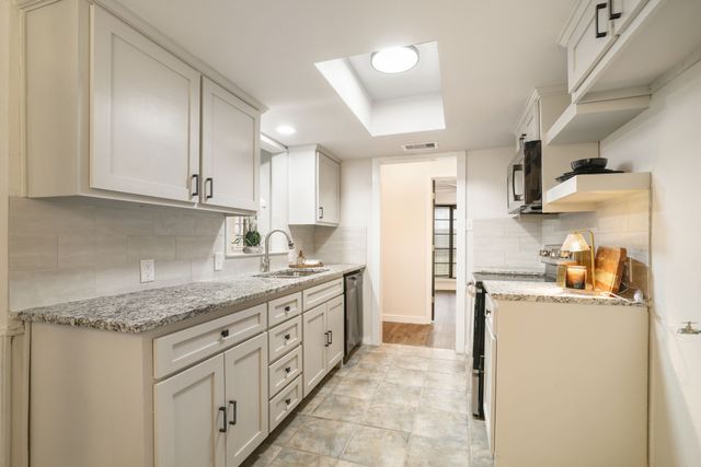 105 Kelsoe Drive, Sherman, TX 75090