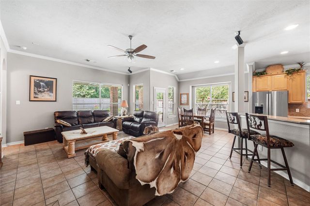 6515 Greencreek Meadows Lane, Spring, TX 77379