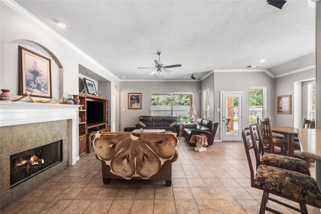 6515 Greencreek Meadows Lane, Spring, TX 77379