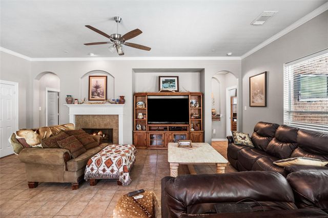 6515 Greencreek Meadows Lane, Spring, TX 77379