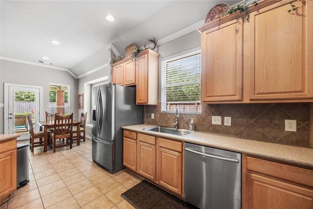 6515 Greencreek Meadows Lane, Spring, TX 77379