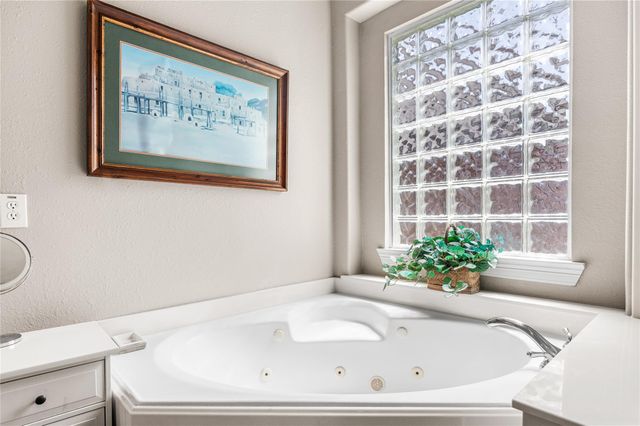 6515 Greencreek Meadows Lane, Spring, TX 77379