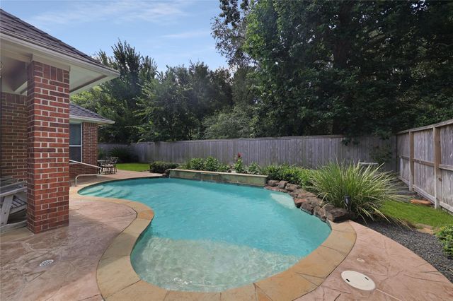 6515 Greencreek Meadows Lane, Spring, TX 77379