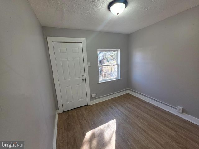 417 WALNUT AVE, Trenton, NJ 08609