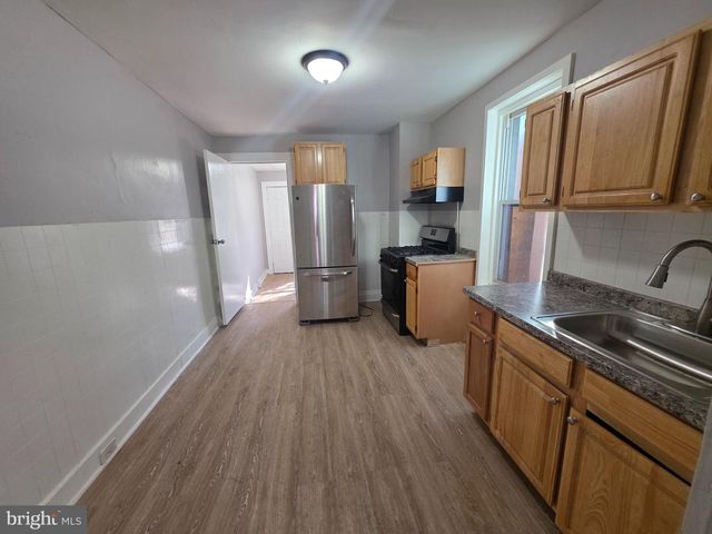 417 WALNUT AVE, Trenton, NJ 08609