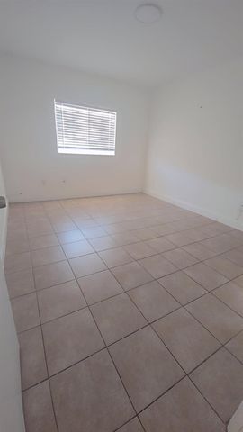 3700 N 56th Avenue 1015, Hollywood, FL 33021