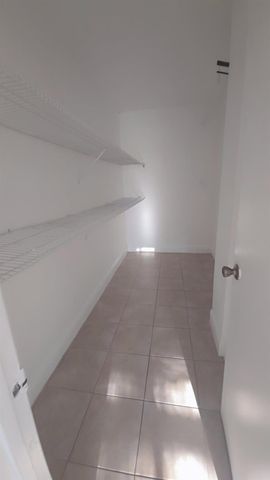 3700 N 56th Avenue 1015, Hollywood, FL 33021