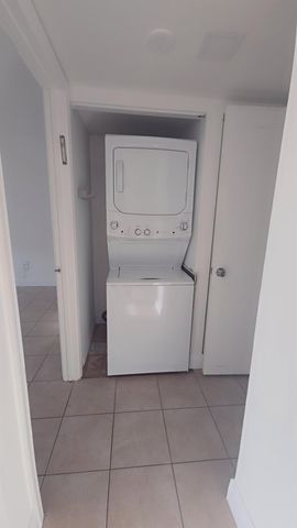 3700 N 56th Avenue 1015, Hollywood, FL 33021