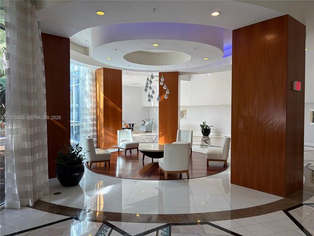 6301 Collins Ave 1207, Miami Beach, FL 33141