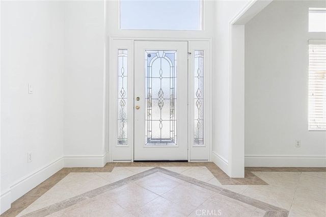 16233 Ridge View Drive, Apple Valley, CA 92307