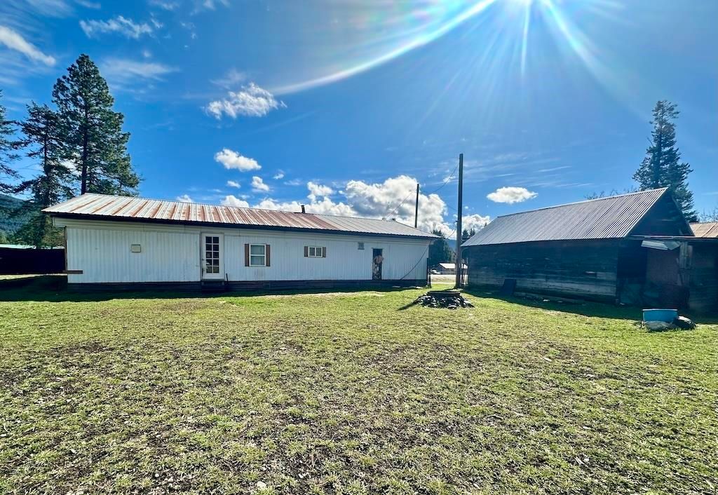 216 McKay St, Ione, WA 99139 photo 2