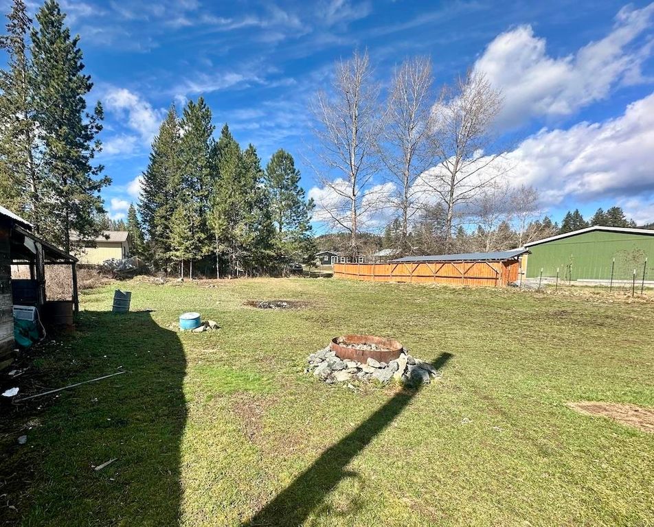 216 McKay St, Ione, WA 99139 photo 3