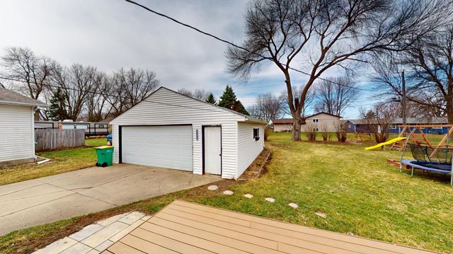 2141 Harmony Avenue, Albert Lea, MN 56007