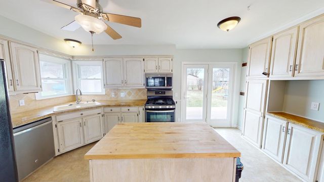 2141 Harmony Avenue, Albert Lea, MN 56007