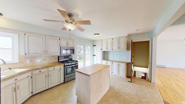 2141 Harmony Avenue, Albert Lea, MN 56007