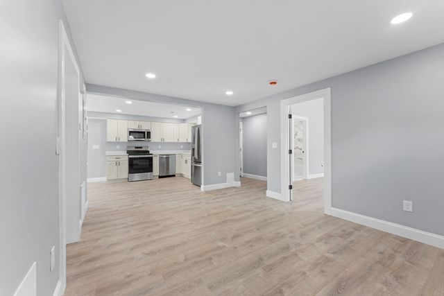 14 Temi Rd, Brockton, MA 02302