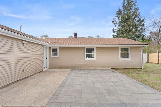 14 Temi Rd, Brockton, MA 02302