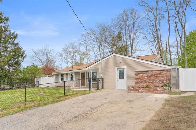 14 Temi Rd, Brockton, MA 02302