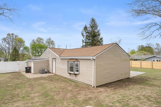 14 Temi Rd, Brockton, MA 02302