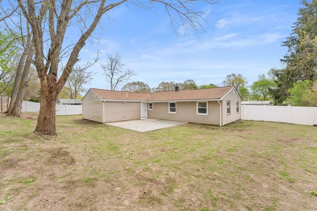 14 Temi Rd, Brockton, MA 02302
