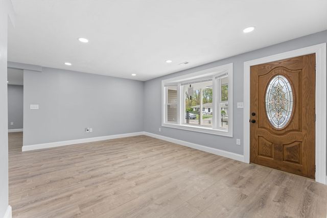 14 Temi Rd, Brockton, MA 02302