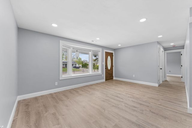 14 Temi Rd, Brockton, MA 02302