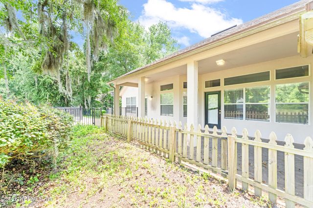 893 BLACKBERRY Lane, St. Johns, FL 32259