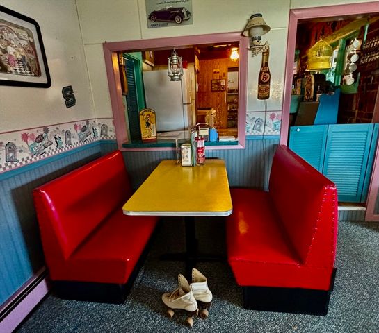 52 Touisset Ave, Swansea, MA 02777