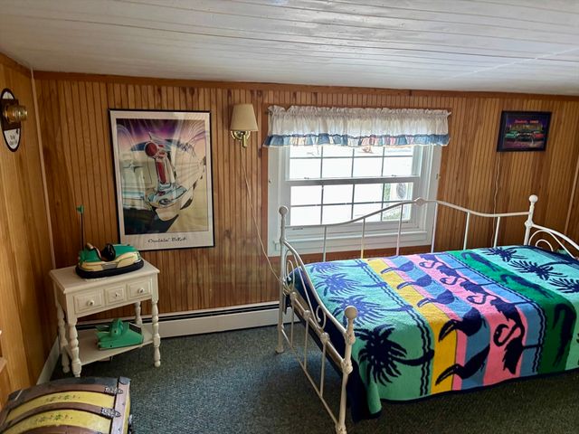 52 Touisset Ave, Swansea, MA 02777