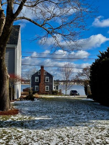 52 Touisset Ave, Swansea, MA 02777