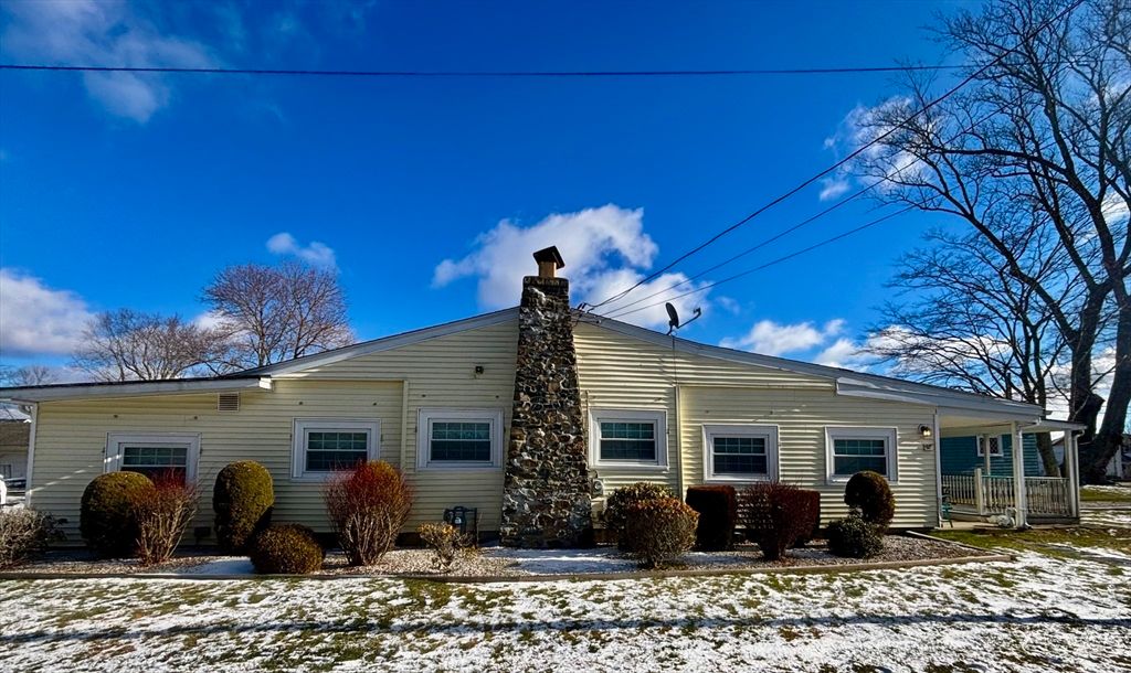 52 Touisset Ave, Swansea, MA 02777