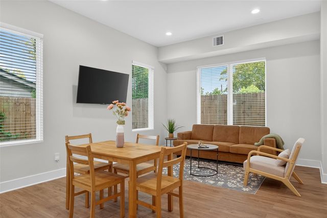 833 Dorchester St Street E, Houston, TX 77022
