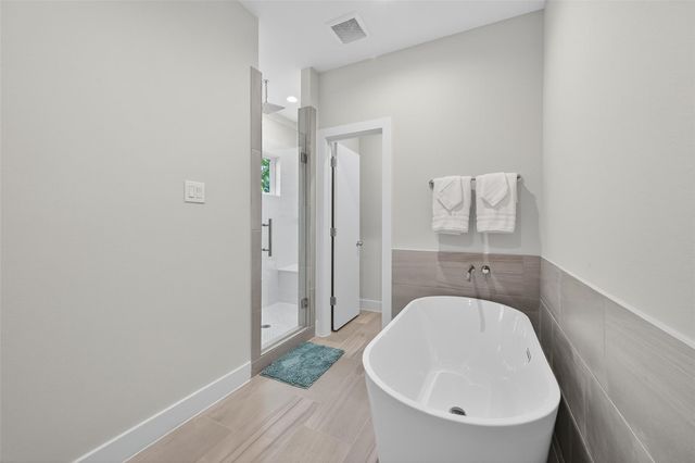 833 Dorchester St Street E, Houston, TX 77022