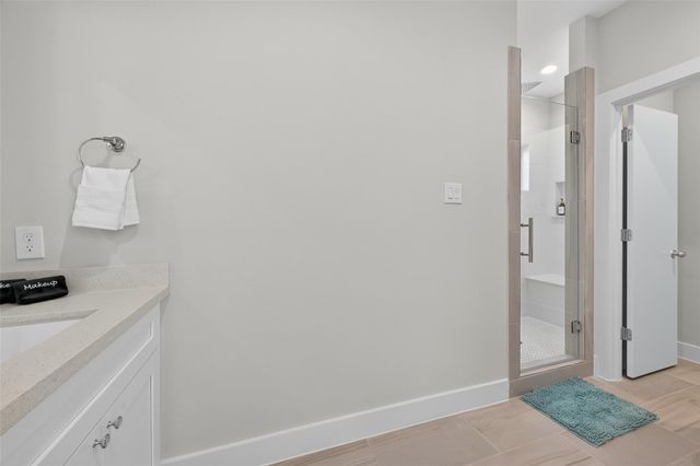 833 Dorchester St Street E, Houston, TX 77022