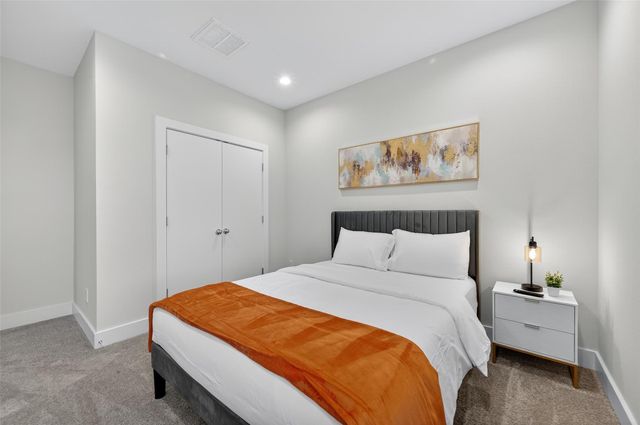 833 Dorchester St Street E, Houston, TX 77022
