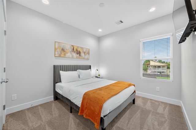 833 Dorchester St Street E, Houston, TX 77022