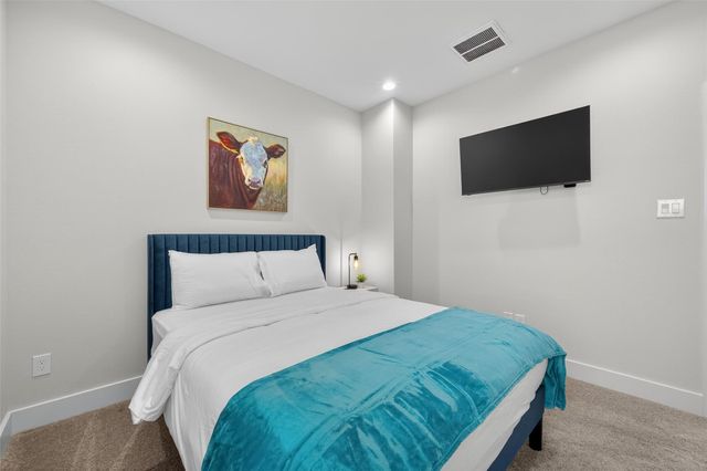 833 Dorchester St Street E, Houston, TX 77022