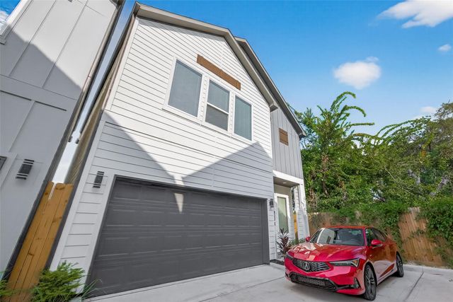 833 Dorchester St Street E, Houston, TX 77022