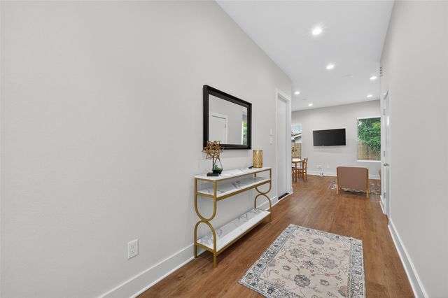 833 Dorchester St Street E, Houston, TX 77022