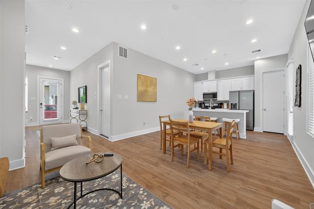 833 Dorchester St Street E, Houston, TX 77022