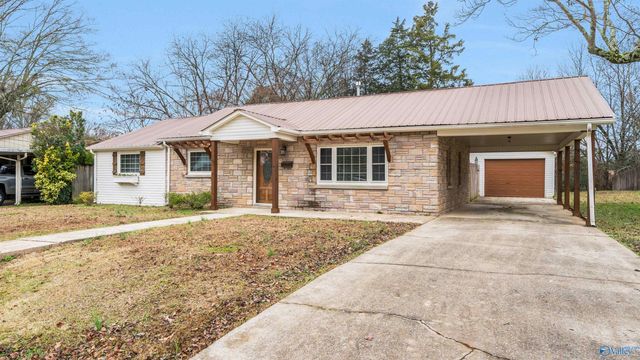 806 Houston Street S, Scottsboro, AL 35768