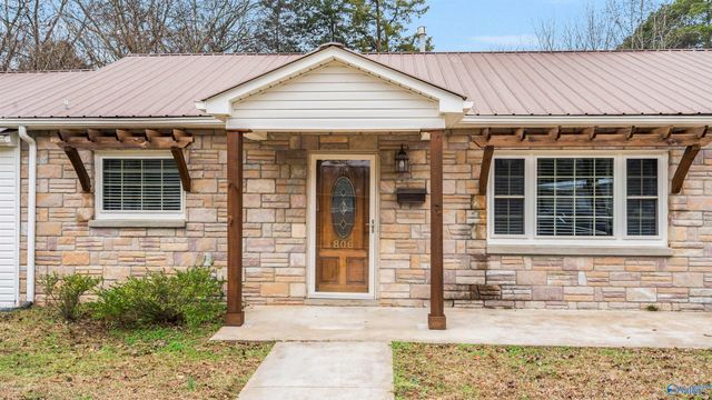 806 Houston Street S, Scottsboro, AL 35768