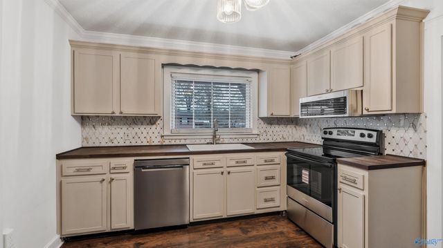 806 Houston Street S, Scottsboro, AL 35768