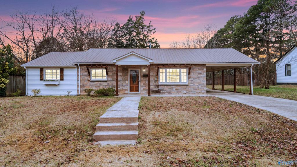 806 Houston Street S, Scottsboro, AL 35768