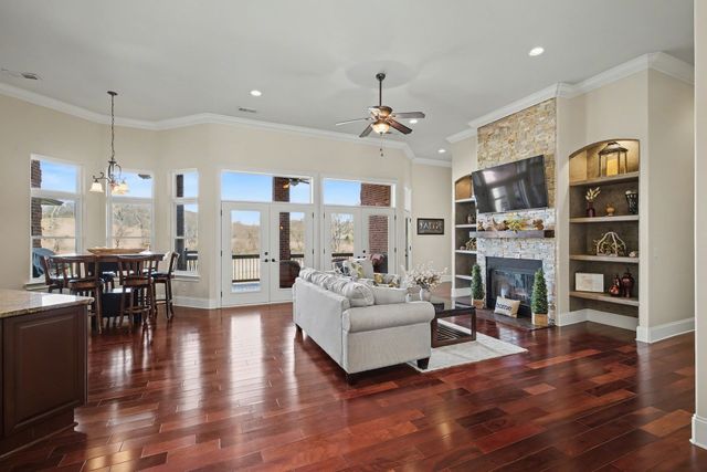 2227 Twin Peaks Ct, Spring Hill, TN 37174