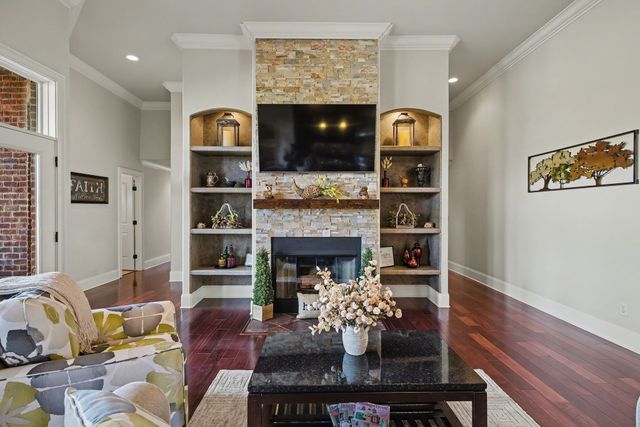 2227 Twin Peaks Ct, Spring Hill, TN 37174