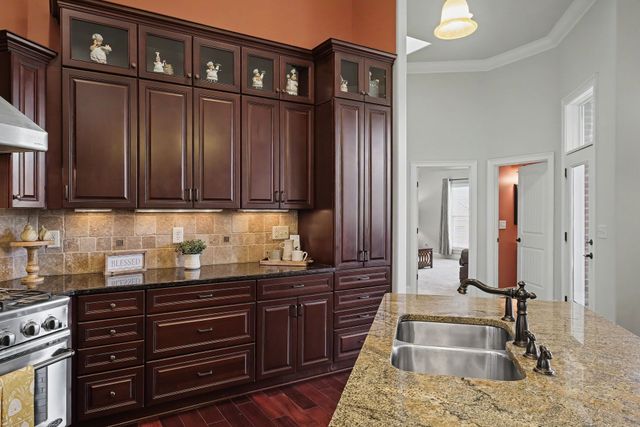 2227 Twin Peaks Ct, Spring Hill, TN 37174