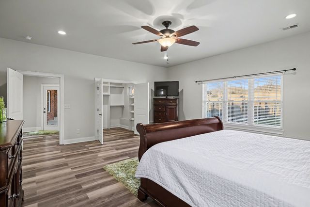 2227 Twin Peaks Ct, Spring Hill, TN 37174