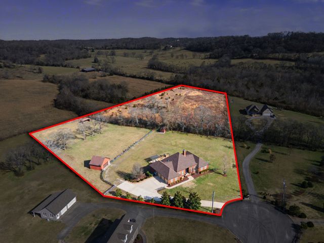 2227 Twin Peaks Ct, Spring Hill, TN 37174